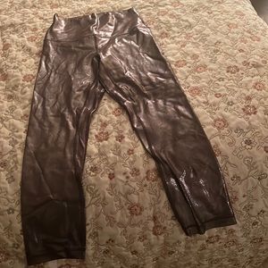 Shiny Lululemon leggings